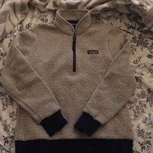 Women’s Patagonia sweater. Beige/ navy blue